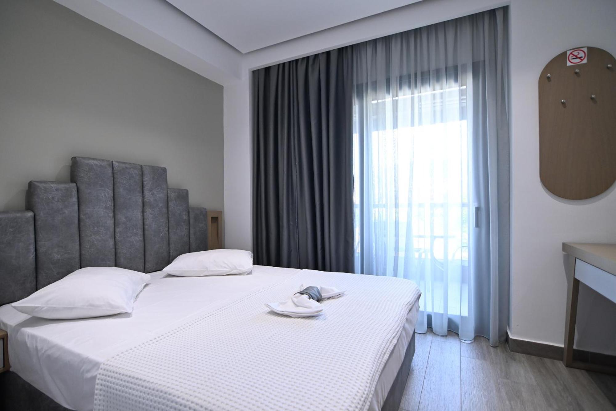 Amalia Rooms Sea View Vrasná Екстериор снимка